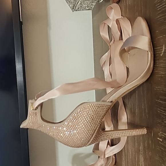 Shoes - Picture 4 of 5